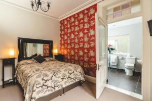 Classic Double Room room in Rayanne House