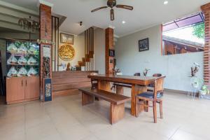 Capital O 94011 Binhari Guest House