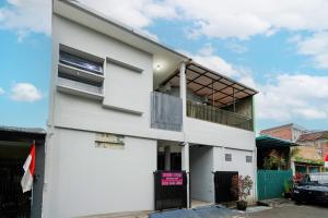 Hotel O Pdl Guest House Syariah