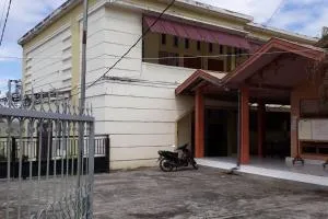 OYO 94112 Homestay Ananda Luwuk - Bimpang