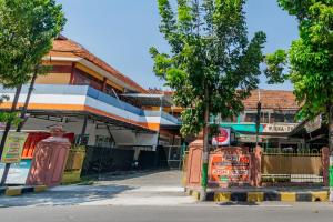 Hotel O Central Madiun Near Stasiun Kota Madiun