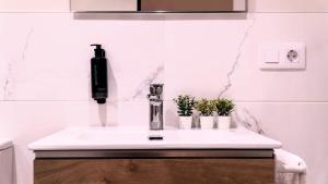 Apartamentos Lydia by gaiarooms