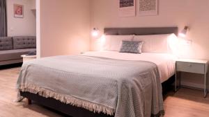 Apartamentos Lydia by gaiarooms