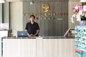 Vang Vieng Rivercube Hotel