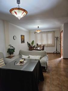 Los Duendes By Travel Home