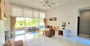 บ้านชายเล ปราณบุรี Baan Pare