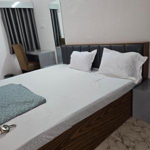 Leela home stay - Single room with washroom