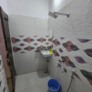 Leela homestay - one Bedroom with kitchen