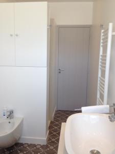 B&B / Chambres d'hotes La Closerie : Chambre Lit King-Size - Vue sur Jardin