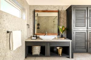 Nilayam Uday 6 BHK By Aquatica Stays