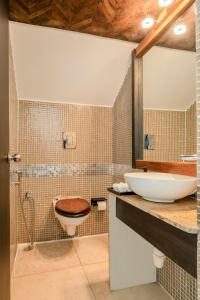 Nilayam Uday 6 BHK By Aquatica Stays