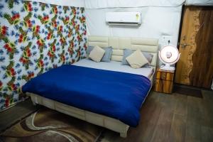 Luxury Farmhouse in Chhatarpur with Pool