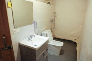 Luxury Farmhouse in Chhatarpur with Pool