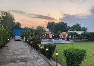 Luxury Farmhouse in Chhatarpur with Pool