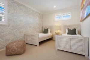 Fuller Holidays - One Coral, Beachside with Pool