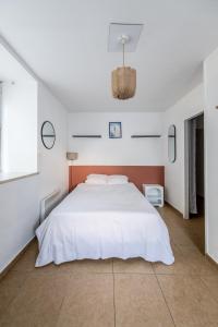 Résidence Château dAcotz - Appartements avec piscine à 300m des Plages & Océan