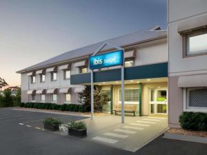 堪培拉宜必思快捷酒店 - Canberra的三星级酒店