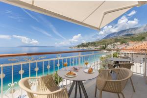 Two-Bedroom Apartment with Balcony and Sea View room in Villa Primordia