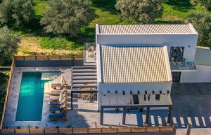 Kozakos Villas with private swimming pools