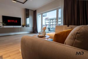 MoHost Wood - Apt with Balcony & Mountain View