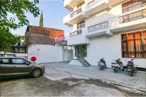 Hotel City Palace - Near Railway Station