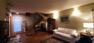 Il Fienile, casa vacanza in campagna, a 6 chilometri da Bologna centro e 1 chilometro da Bologna Fiera, con parcheggio privato e giardino privato