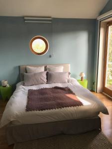 B&B / Chambres d'hotes L'horizon, Suite familiale, stationnement gratuit, prise batterie : photos des chambres