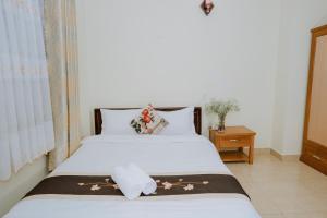 Nam Đông hotel