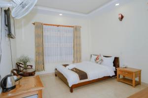 Nam Đông hotel