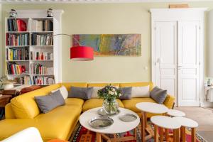 Veeve - Playful Atelier