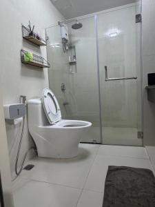 2BR Resort Type condo w city view Sheridan