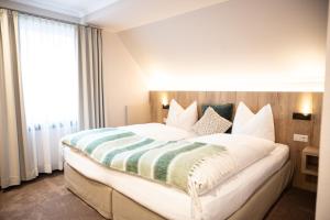 Attic Standard Double Room room in Hotel Menge An der Schlacht