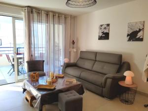 Appart 2 chambres - 50 m de la mer - parking