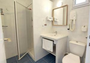 Hotels Logis Hotel La Rosiere----Situe entre BAYEUX et ARROMANCHES : photos des chambres