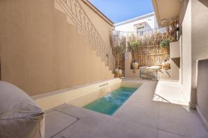 Private Villa Two Seperate Homes and Jacuzzi Retreat