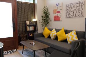 Entire Home 2BR 2BA Chinatown near Yaowarat - Songwat