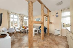 Bright Apartment Światowida Near the Beach Perfect for Remote Work by Noclegi Renters