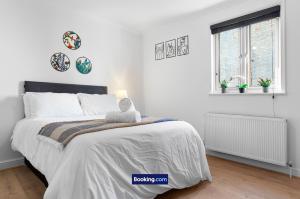 Modern, Central & Comfy Apt By Stay Smart Short Lets & Serviced Accommodation Deptford With Free WiFi