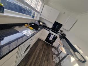 Cozy Shotts House with 2 Bedrooms