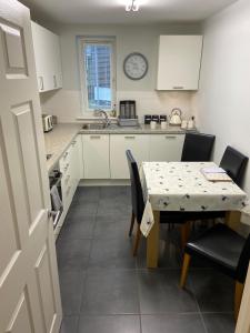 Two bedroom apartmentin communal gardens