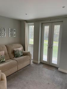 Two bedroom apartmentin communal gardens