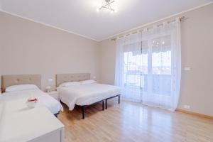 The Window Over the Mole Stunning Apartment X4