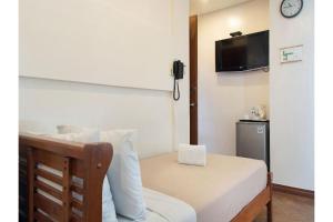 Townhouse OAK Metro Manila Near Osmena Highway PNR Pasay formerly Avitel Hotel