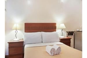 Townhouse OAK Metro Manila Near Osmena Highway PNR Pasay formerly Avitel Hotel