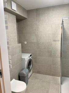 Apartament Julia 1-4 os Starowapiennikowa 42a z balkonem, klimatyzacją i miejscem parkingowym