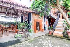 OYO 94377 Maryam Homestay Syariah 2 - Wanujoyo