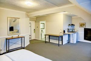 Warwickshire Park Hotel Kenilworth by Belvilla