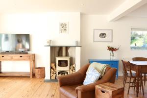 Modern Beach House overlooking the Sea