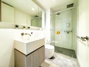 City Chic Living: 1-BR APT Overlooking Rundle Mall