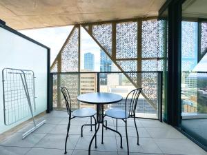 City Chic Living: 1-BR APT Overlooking Rundle Mall